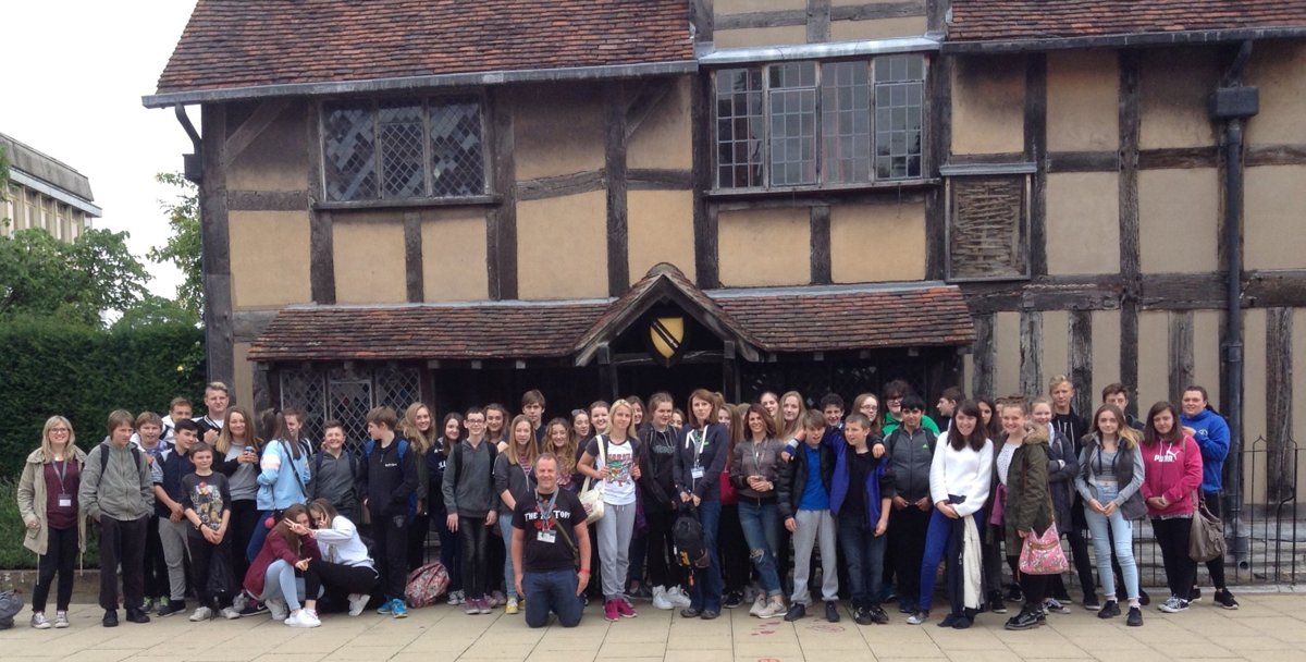 Image of Y9 Students were not 'Bard' at Stratford!